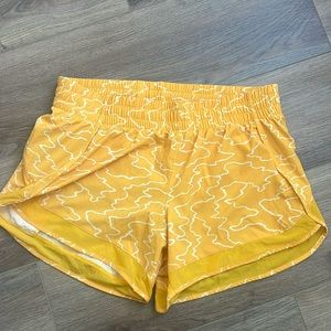 Athleta Mesh Racer Run Short